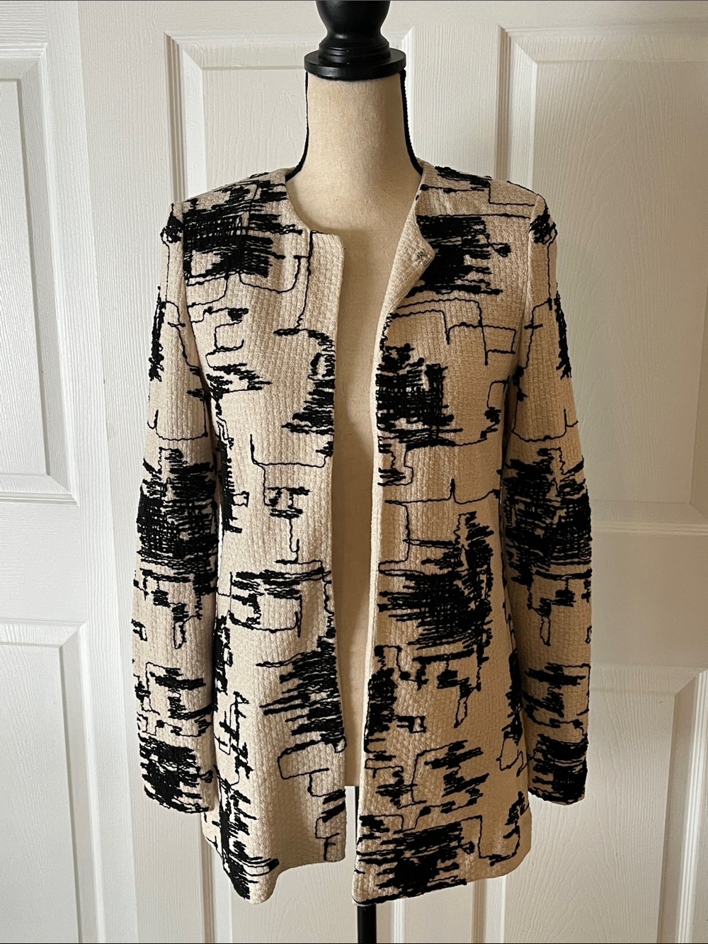 St. John Beige and Black Abstract Open-Front Cardigan, small, size 2, made in US